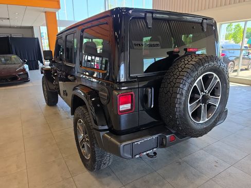 Used 2023 Jeep Wrangler Unlimited Sahara AWD/4WD image 11
