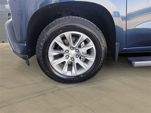 Used 2020 Chevrolet Silverado 1500 High Country w/ Technology Package image 14