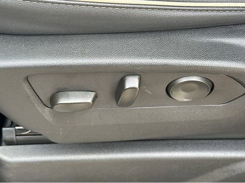 Certified 2024 GMC Yukon XL SLT w/ SLT Premium Package image 35