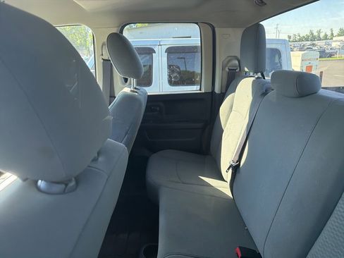 Used 2019 RAM 1500 Express w/ Express Value Package AWD/4WD image 4