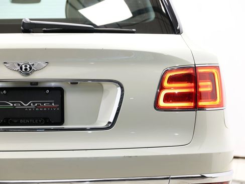 Used 2018 Bentley Bentayga Onyx Edition AWD/4WD image 86