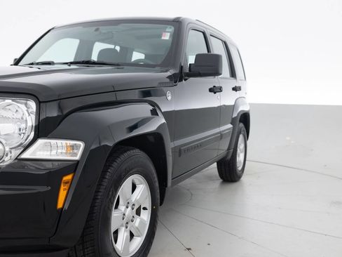 Used 2012 Jeep Liberty Sport AWD/4WD image 12
