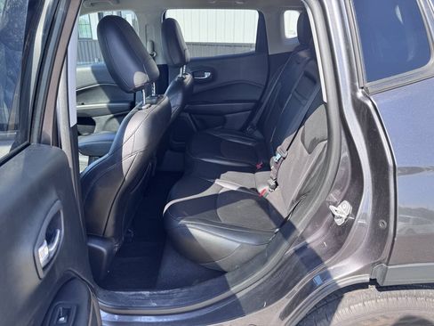 Used 2019 Jeep Compass Latitude AWD/4WD image 13