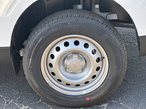 New 2025 Ford Maverick XL image 19