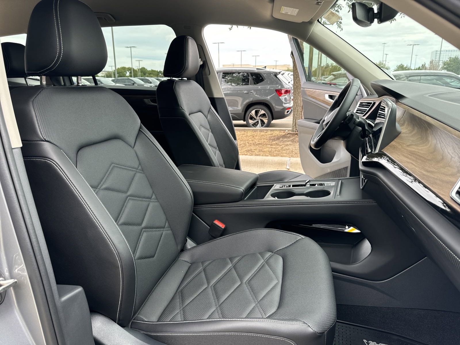 Certified 2026 Volkswagen Atlas SE FWD image 44