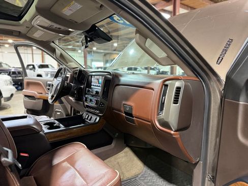 Used 2015 Chevrolet Silverado 2500 High Country image 17