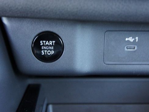 Certified 2024 Nissan Rogue SV w/ SV Premium Package AWD/4WD image 18