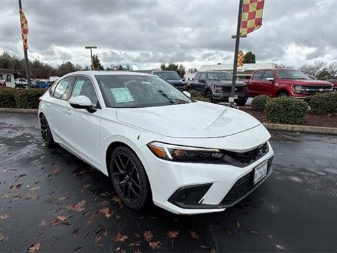 Used 2023 Honda Civic Sport Touring image 2