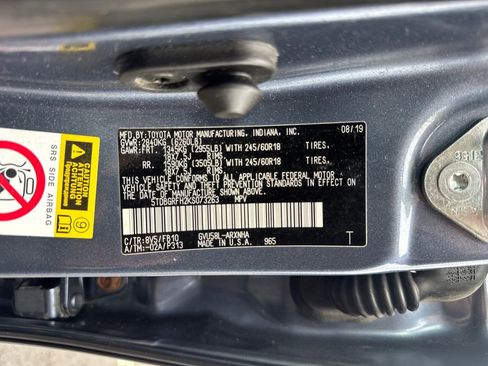 Used 2019 Toyota Highlander LE AWD/4WD image 30