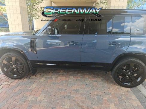 Used 2024 Land Rover Defender 110 X-Dynamic SE AWD/4WD image 7