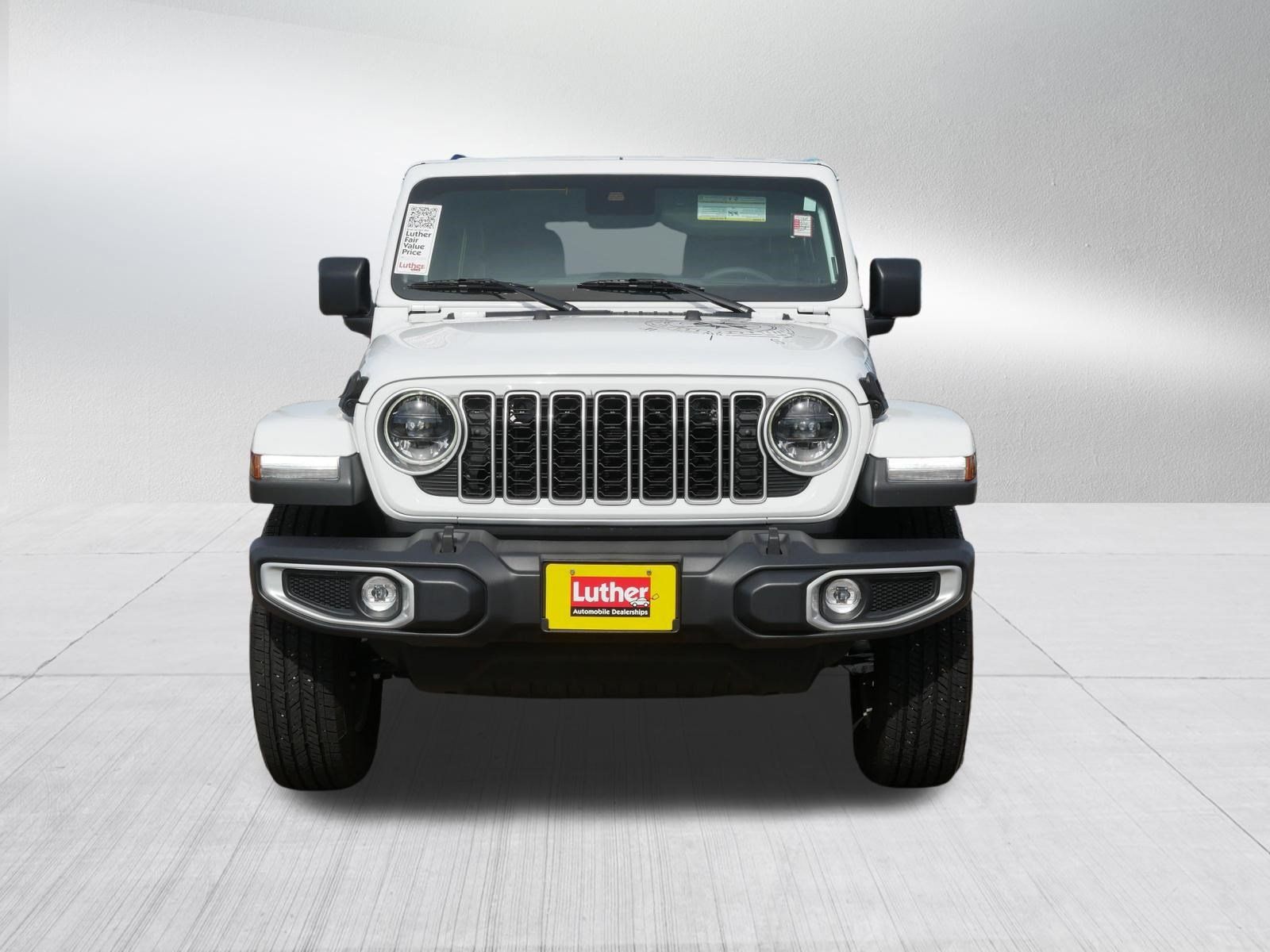 Used 2025 Jeep Wrangler Unlimited Sahara w/ Safety Group AWD/4WD image 2