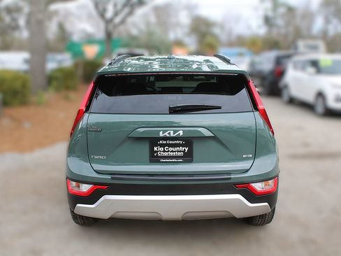Certified 2024 Kia Niro EX image 8