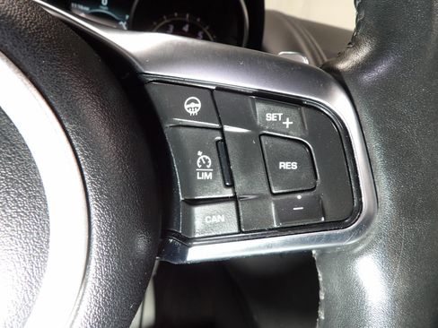 Used 2020 Jaguar F-TYPE Convertible RWD image 27