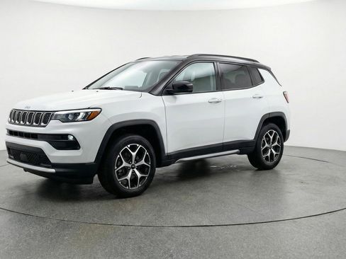 Used 2025 Jeep Compass Limited AWD/4WD image 3