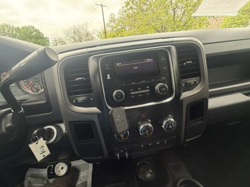 Used 2018 RAM 2500 Tradesman w/ Chrome Appearance Group image 19