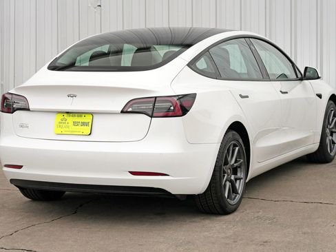 Used 2022 Tesla Model 3 image 51