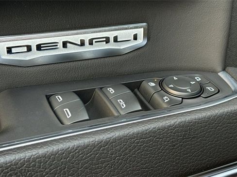 Used 2024 GMC Sierra 1500 Denali image 14