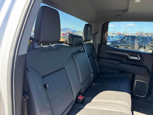 Used 2022 GMC Sierra 1500 SLT w/ SLT Convenience Package AWD/4WD image 30