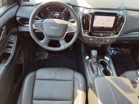 Used 2023 Chevrolet Traverse RS AWD/4WD image 2