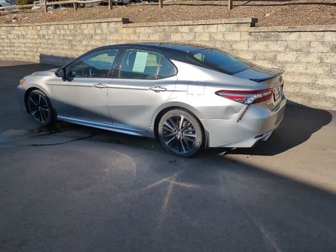 Used 2018 Toyota Camry XSE image 7