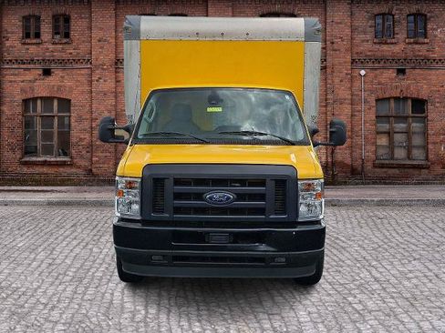 Certified 2021 Ford E-350 and Econoline 350 Super Duty RWD image 2