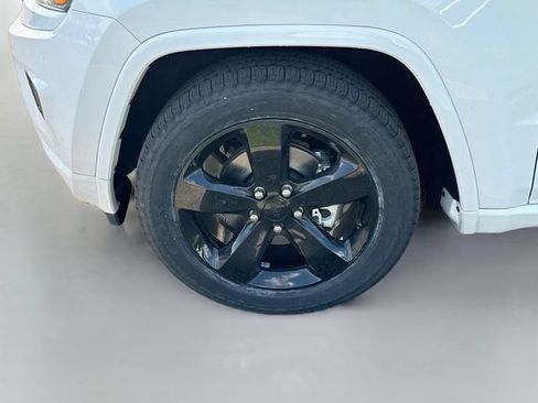 Used 2015 Jeep Grand Cherokee Altitude AWD/4WD image 18