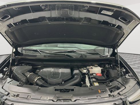 Used 2025 GMC Acadia Elevation w/ Elevation Premium Package image 28