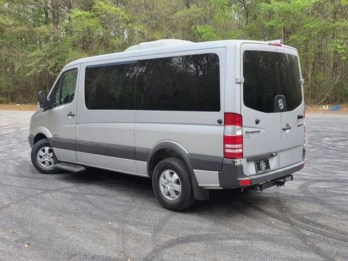 Used 2011 Mercedes-Benz Sprinter 2500 image 4