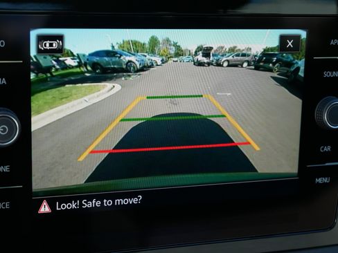 New 2025 Volkswagen Taos SE image 12