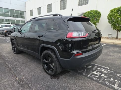 Used 2020 Jeep Cherokee Latitude Plus AWD/4WD image 6