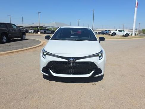 New 2026 Toyota Corolla SE image 3