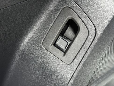 Used 2021 Volkswagen Atlas SE image 14