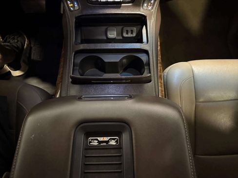 Used 2018 Chevrolet Suburban Premier AWD/4WD image 33