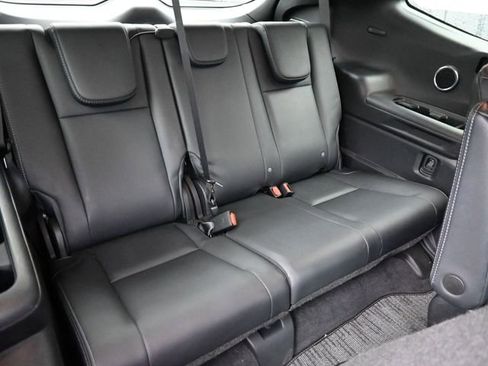 Used 2024 Subaru Ascent Limited w/ Technology Package image 7