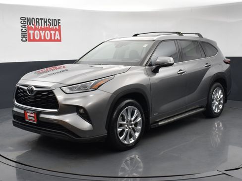 Used 2025 Toyota Highlander Limited AWD/4WD image 8
