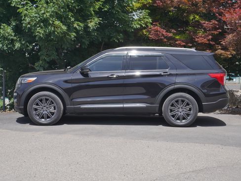 Used 2021 Ford Explorer Limited w/ Hybrid Equipment Group 310A AWD/4WD image 17