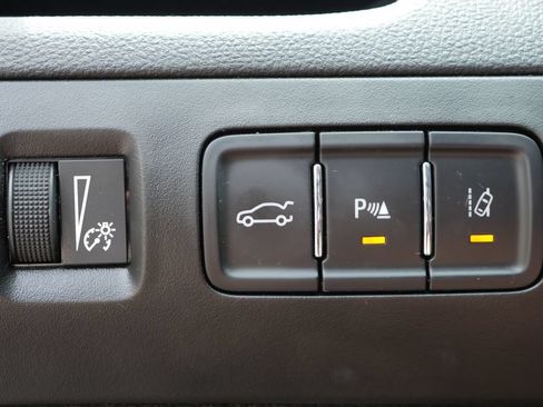 Used 2017 Chevrolet Impala Premier w/ Enhanced Convenience Package FWD image 23