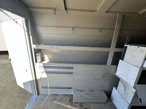 Used 2007 GMC Savana 3500 RWD image 26
