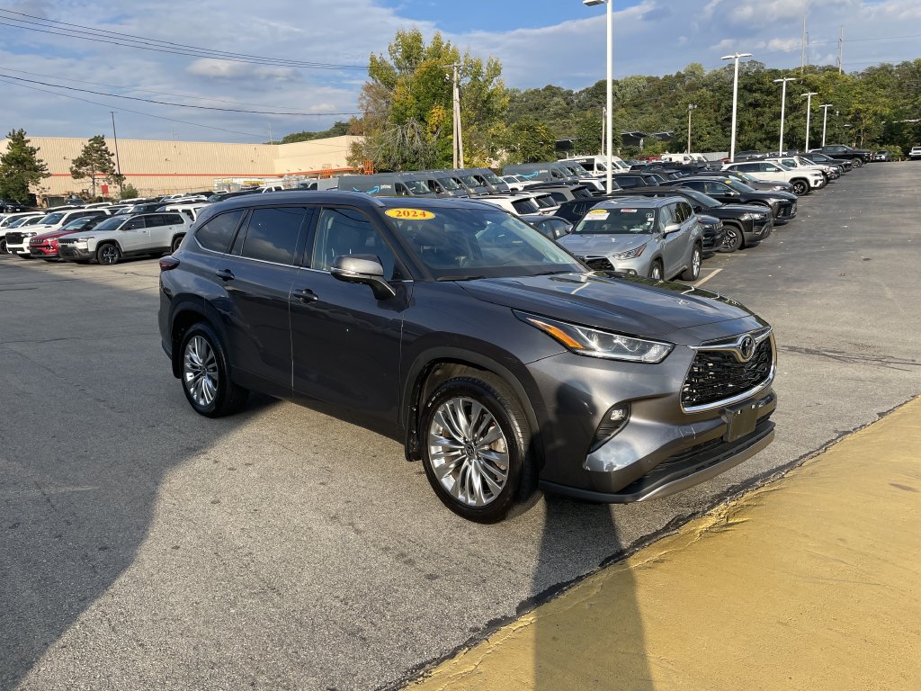 Used 2024 Toyota Highlander Platinum AWD/4WD image 6
