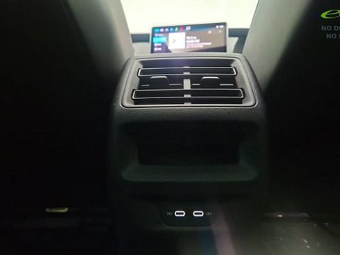Used 2025 Volkswagen Tiguan SE R-Line AWD/4WD image 40