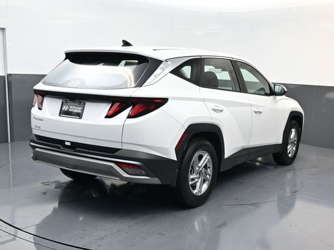 Certified 2025 Hyundai Tucson SE image 4