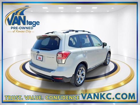 Used 2018 Subaru Forester 2.5i Touring AWD/4WD image 6