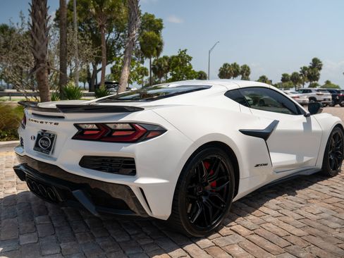 Used 2025 Chevrolet Corvette Z06 w/ Stealth Interior Trim Package RWD image 6