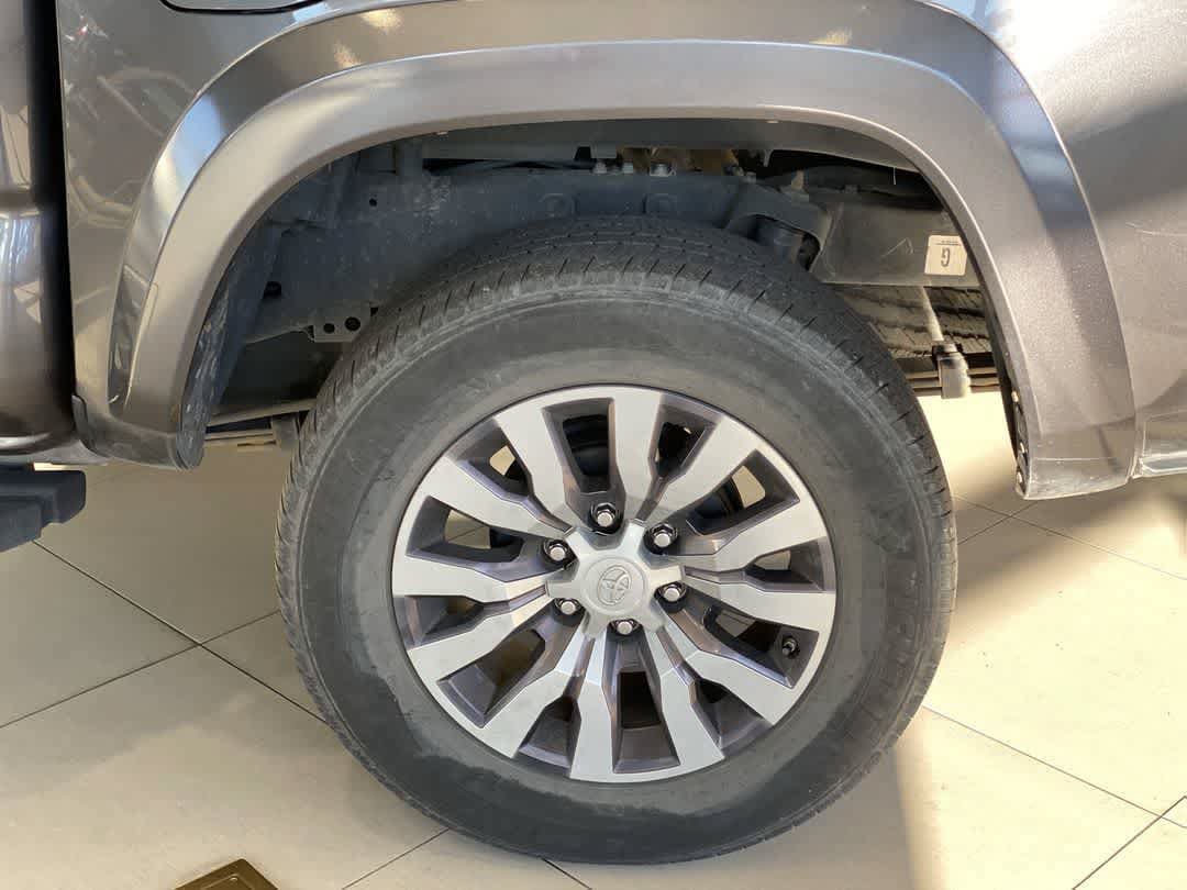 Certified 2021 Toyota Tacoma Limited AWD/4WD image 13