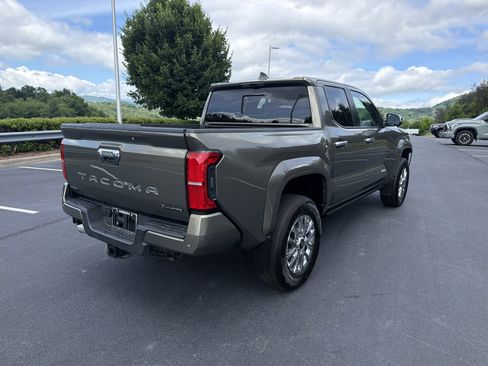 Certified 2025 Toyota Tacoma Limited AWD/4WD image 5