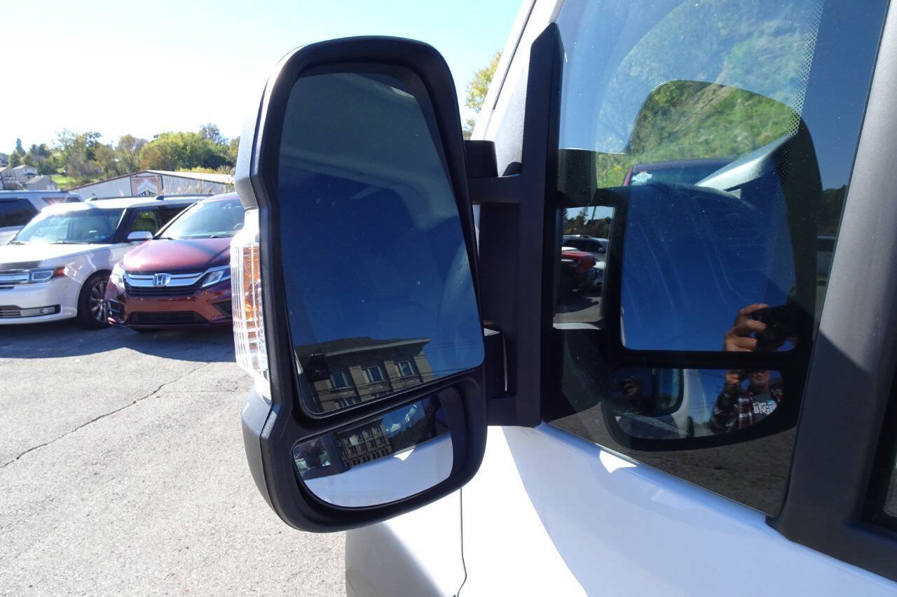 Used 2025 RAM ProMaster 2500 w/ U-Haul Equipment Group FWD image 12