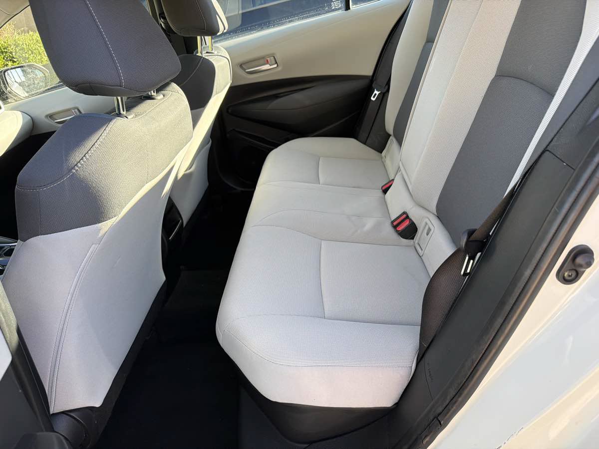 Used 2021 Toyota Corolla LE FWD image 27