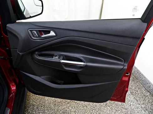 Used 2016 Ford C-MAX Energi SEL w/ Equipment Group 302A FWD image 11