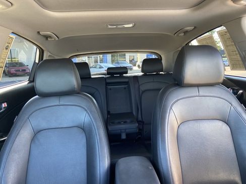 Used 2023 Hyundai Kona Limited image 18