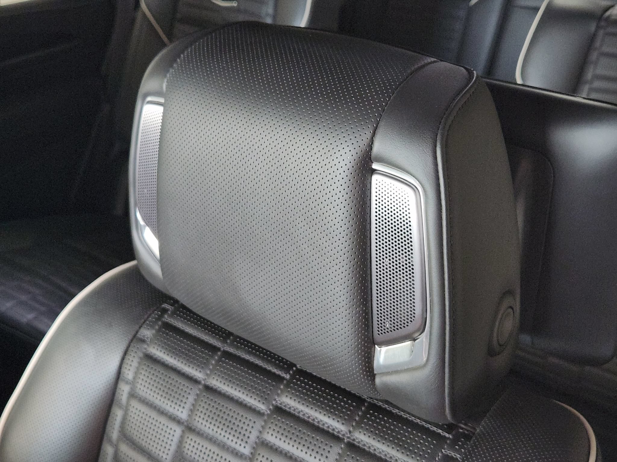 Used 2024 Cadillac Escalade V w/ LPO, ONYX Package AWD/4WD image 24